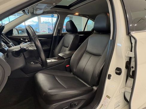 Used 2019 INFINITI Q50 Luxe w/ Essential Package (3.0T Luxe) image 21