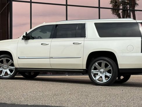 Used 2015 Cadillac Escalade ESV Premium AWD/4WD image 7