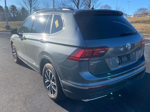 Used 2021 Volkswagen Tiguan SE image 3
