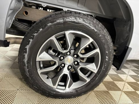 Used 2024 Chevrolet Silverado 1500 LT AWD/4WD image 33