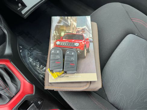 Used 2016 Jeep Renegade Trailhawk image 26