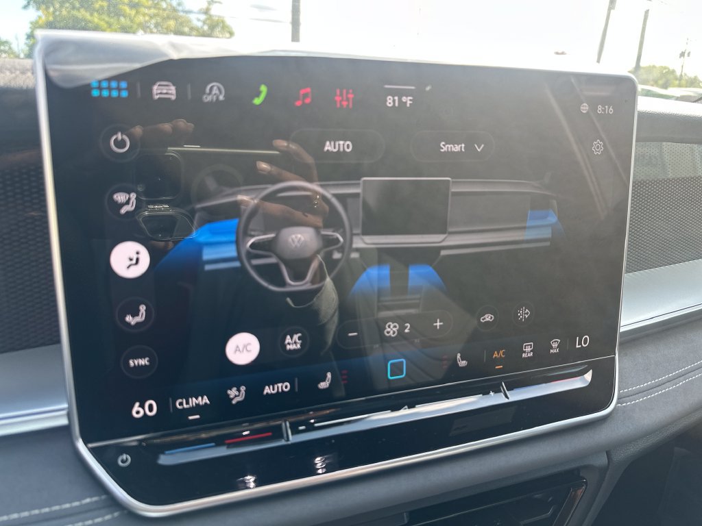 New 2026 Volkswagen Tiguan SE R-Line AWD/4WD image 16