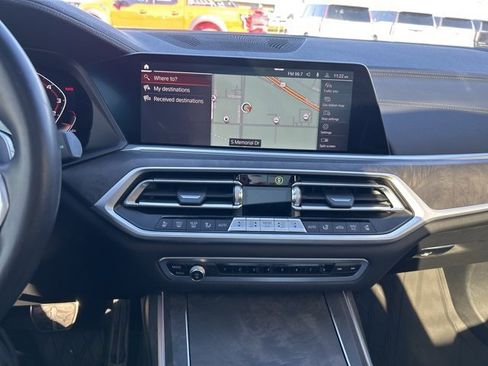 Used 2022 BMW X7 M50i image 15