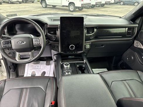 Used 2024 Ford Expedition Limited image 16