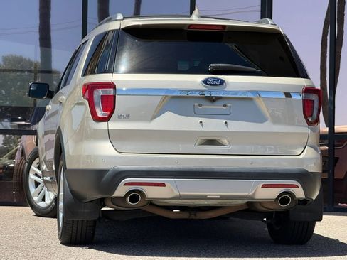 Used 2017 Ford Explorer XLT FWD image 8
