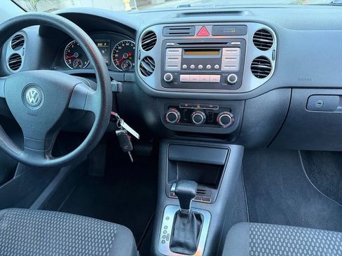 Used 2010 Volkswagen Tiguan S FWD image 22