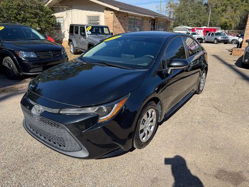 Used 2020 Toyota Corolla LE image 1