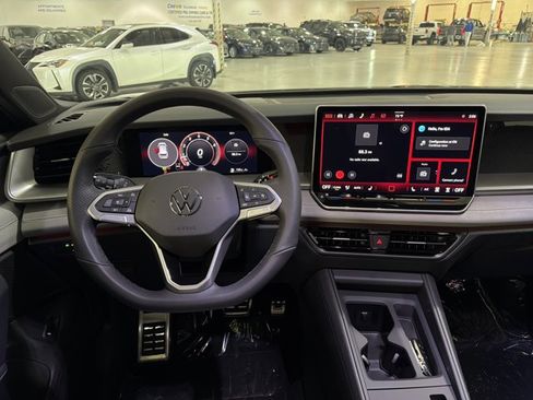 New 2026 Volkswagen Tiguan SE R-Line AWD/4WD image 28