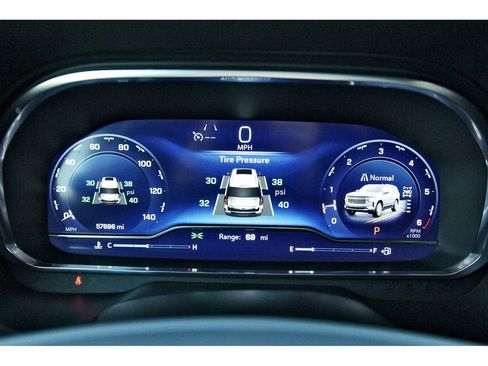 Used 2024 Chevrolet Tahoe High Country image 12