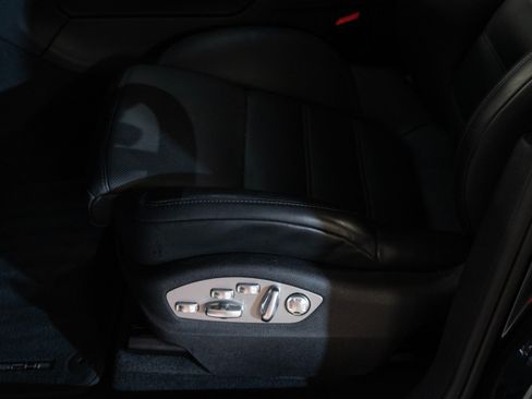 Certified 2026 Porsche Macan AWD/4WD image 15