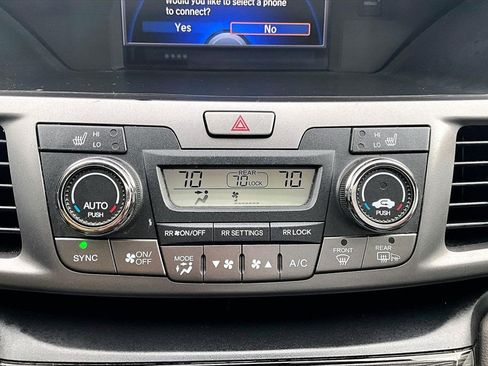 Used 2014 Honda Odyssey Touring Elite image 31