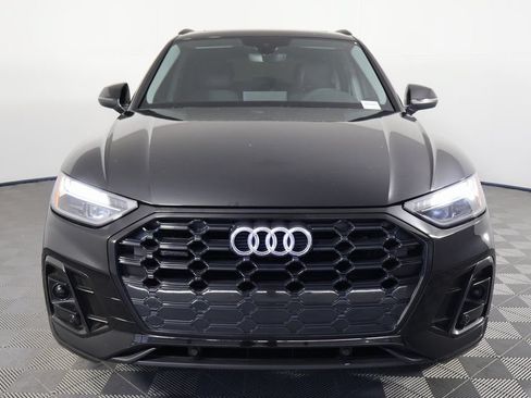 Used 2023 Audi Q5 2.0T Premium w/ Convenience Package AWD/4WD image 2