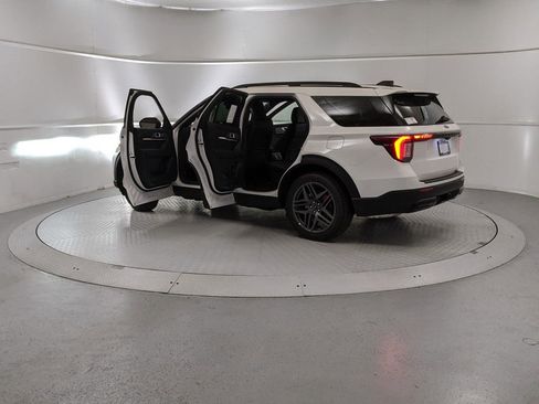 New 2025 Ford Explorer ST-Line w/ Premium Package image 10