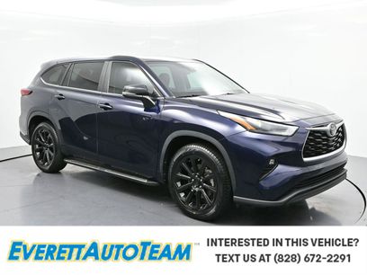 Used 2023 Toyota Highlander LE