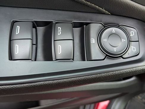 Certified 2023 Chevrolet Traverse LT image 12