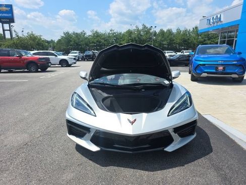 Used 2023 Chevrolet Corvette Stingray Preferred Cpe w/ Z51 Performance Package RWD image 32