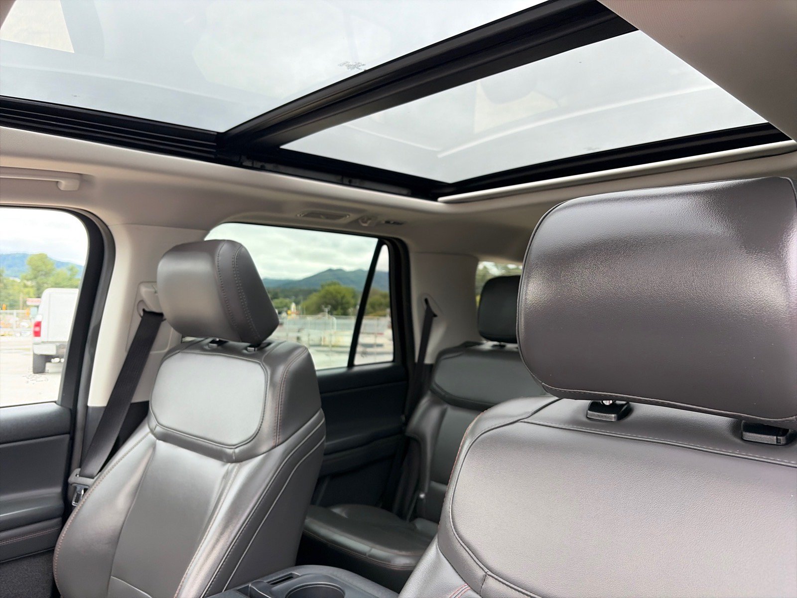 Certified 2025 Ford Expedition Active AWD/4WD image 7