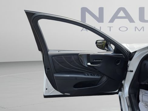 Used 2019 Lexus LS 500 w/ Accessory Package (Z1) RWD image 12