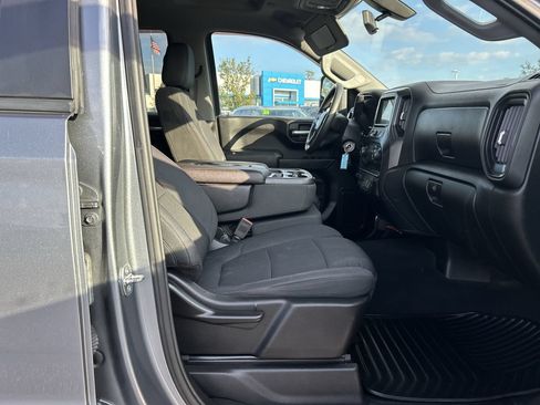 Used 2019 Chevrolet Silverado 1500 Custom w/ Custom Value Package AWD/4WD image 14