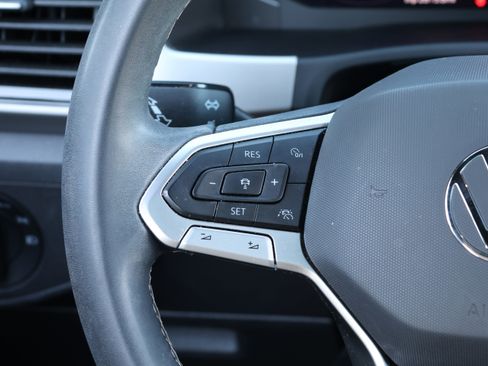 Used 2021 Volkswagen Atlas Cross Sport SEL Premium image 17