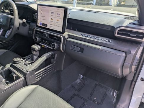 Used 2024 Toyota Tacoma Limited w/ Limited Package (LT) image 21