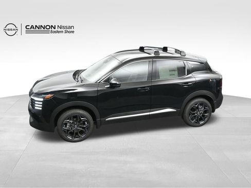 New 2025 Nissan Kicks SR FWD image 24