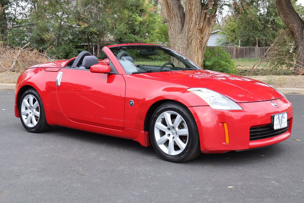 Used 2004 Nissan 350Z Enthusiast RWD image 14