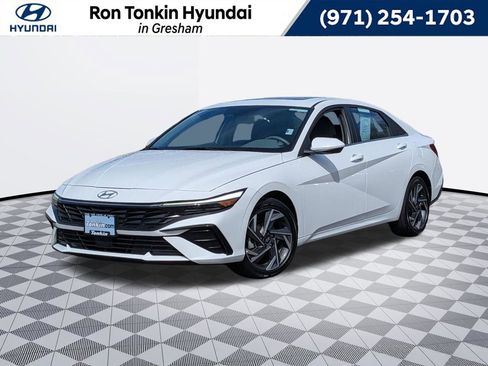 Used 2025 Hyundai Elantra SEL FWD image 1
