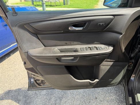 Used 2016 Chevrolet Traverse LT FWD image 14