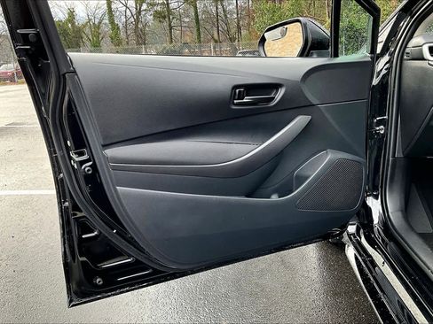 Used 2025 Toyota Corolla LE image 19