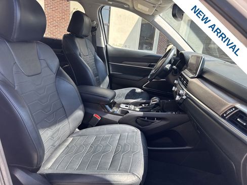 Used 2022 Kia Telluride SX w/ SX Prestige Package AWD/4WD image 9