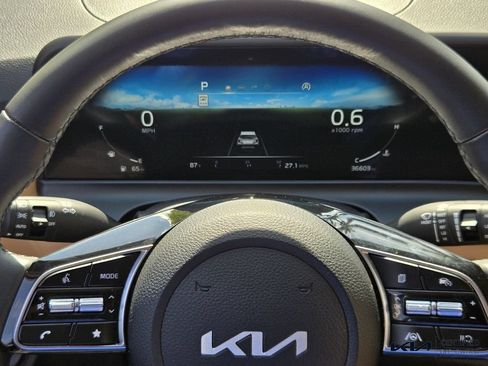 Certified 2024 Kia Seltos EX FWD image 29