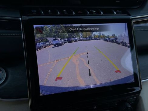 Used 2023 Jeep Grand Cherokee 4WD 4xe image 25