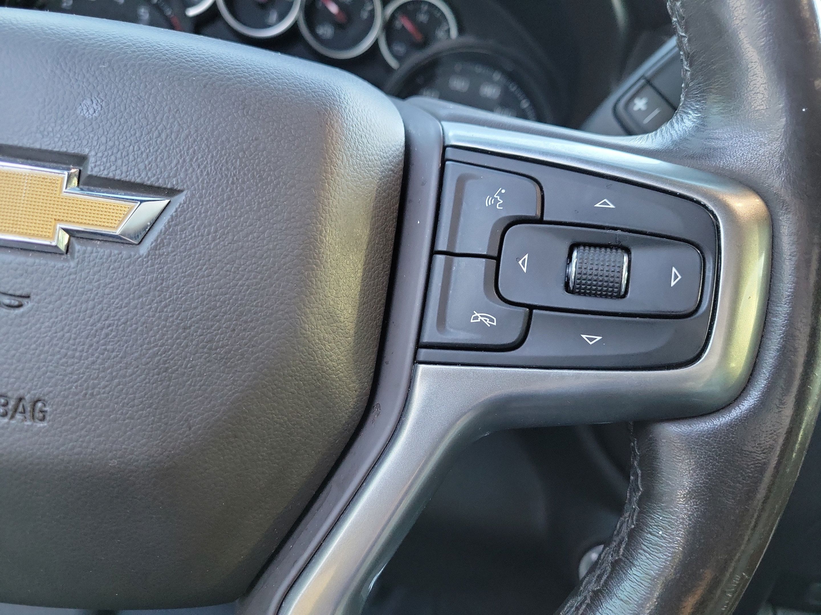 Used 2019 Chevrolet Silverado 1500 LTZ w/ LTZ Convenience Package AWD/4WD image 23
