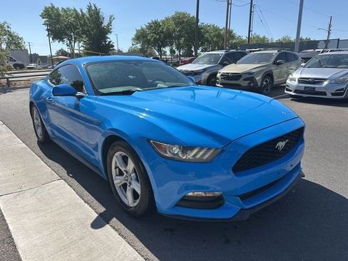 Used 2017 Ford Mustang Coupe RWD image 3