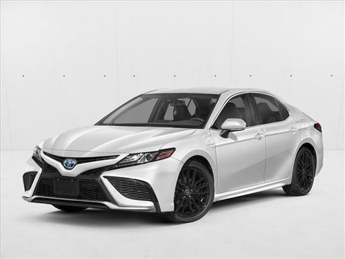 Used 2022 Toyota Camry XSE image 1