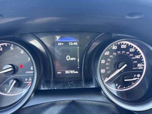 Used 2024 Toyota Camry SE image 10