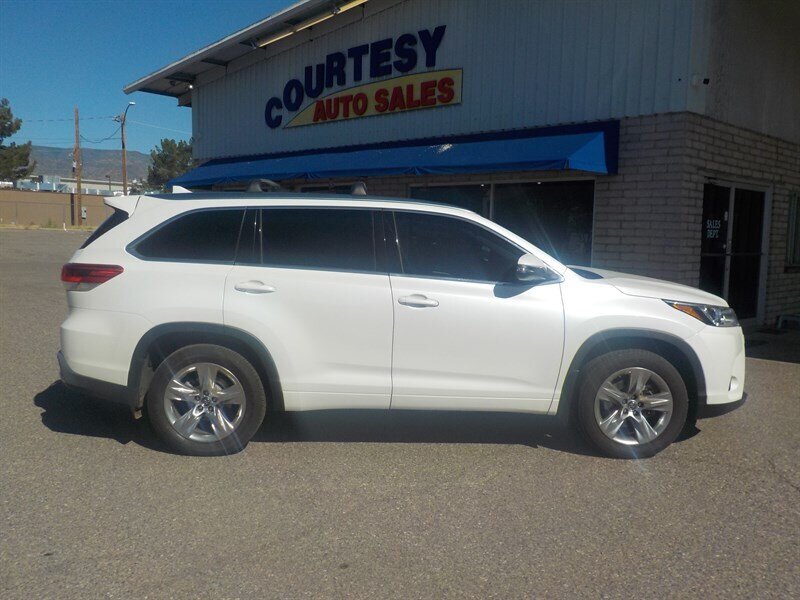 Used 2018 Toyota Highlander Limited AWD/4WD image 2