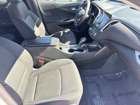 Used 2025 Chevrolet Malibu LT FWD image 32