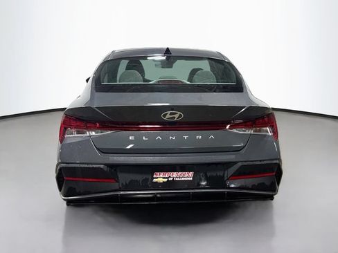 Used 2024 Hyundai Elantra SEL w/ Convenience Package FWD image 7