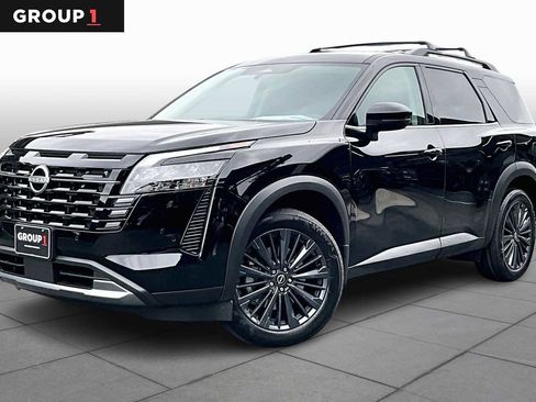 New 2026 Nissan Pathfinder SL image 1