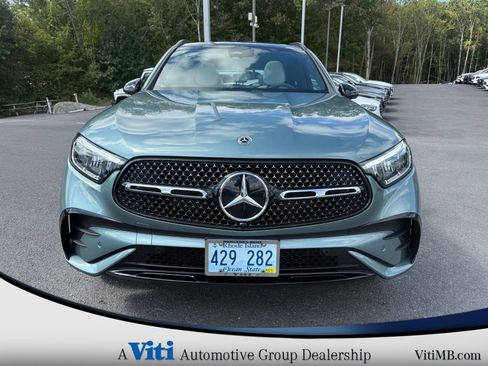Used 2025 Mercedes-Benz GLC 300 4MATIC image 3