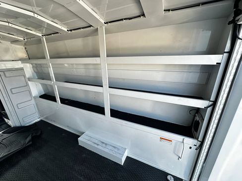 Used 2023 Mercedes-Benz Sprinter 3500 w/ Acoustic Package image 15