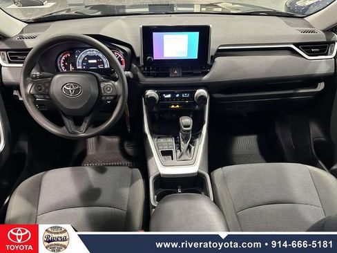 Used 2023 Toyota RAV4 LE AWD/4WD image 18