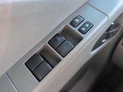 Used 2015 Nissan Frontier SV AWD/4WD image 14