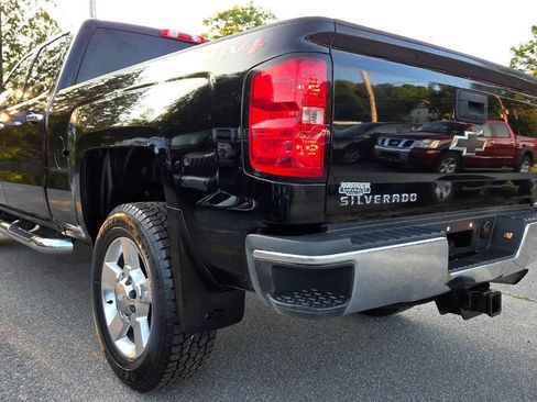 Used 2019 Chevrolet Silverado 2500 W/T w/ Snow Plow Prep Package AWD/4WD image 11