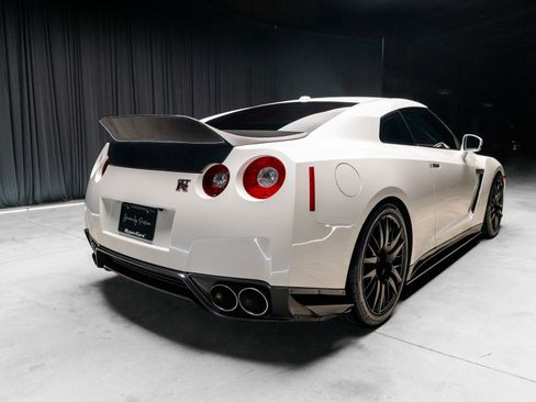 Used 2013 Nissan GT-R Black Edition image 33