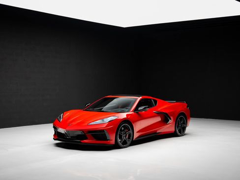 Used 2020 Chevrolet Corvette Stingray Premium Cpe w/ 3LT Preferred Equipment Group RWD image 4