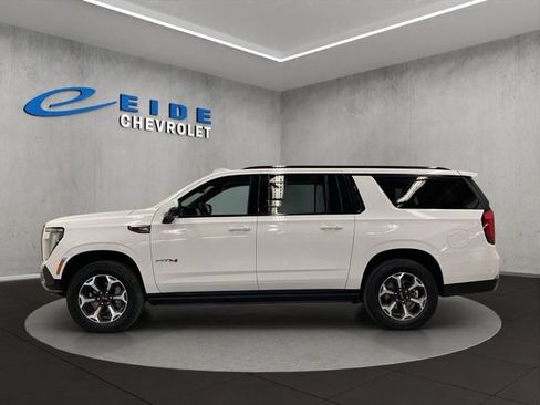 Used 2025 GMC Yukon XL AT4 Ultimate AWD/4WD image 7
