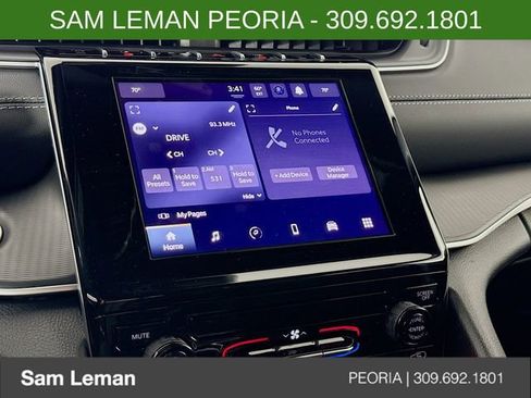 New 2025 Jeep Grand Cherokee Laredo image 14